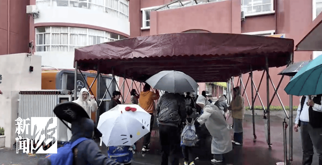 上海暴雨上熱搜！有小區(qū)一時(shí)積水到膝蓋，降水何時(shí)減弱？