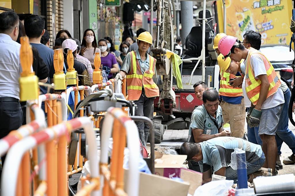 赴香港做建筑工月薪3萬月休9天，搞清全貌再說羨慕