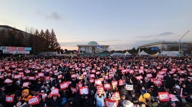 彈劾尹錫悅不成改逮捕，執(zhí)政黨又卡Bug：總統(tǒng)會簽字逮捕自己？