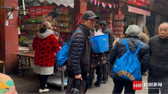 成都“買菜大軍”乘地鐵到資陽(yáng)灌香腸 “相因”背后還有什么吸引力？丨封面頭條