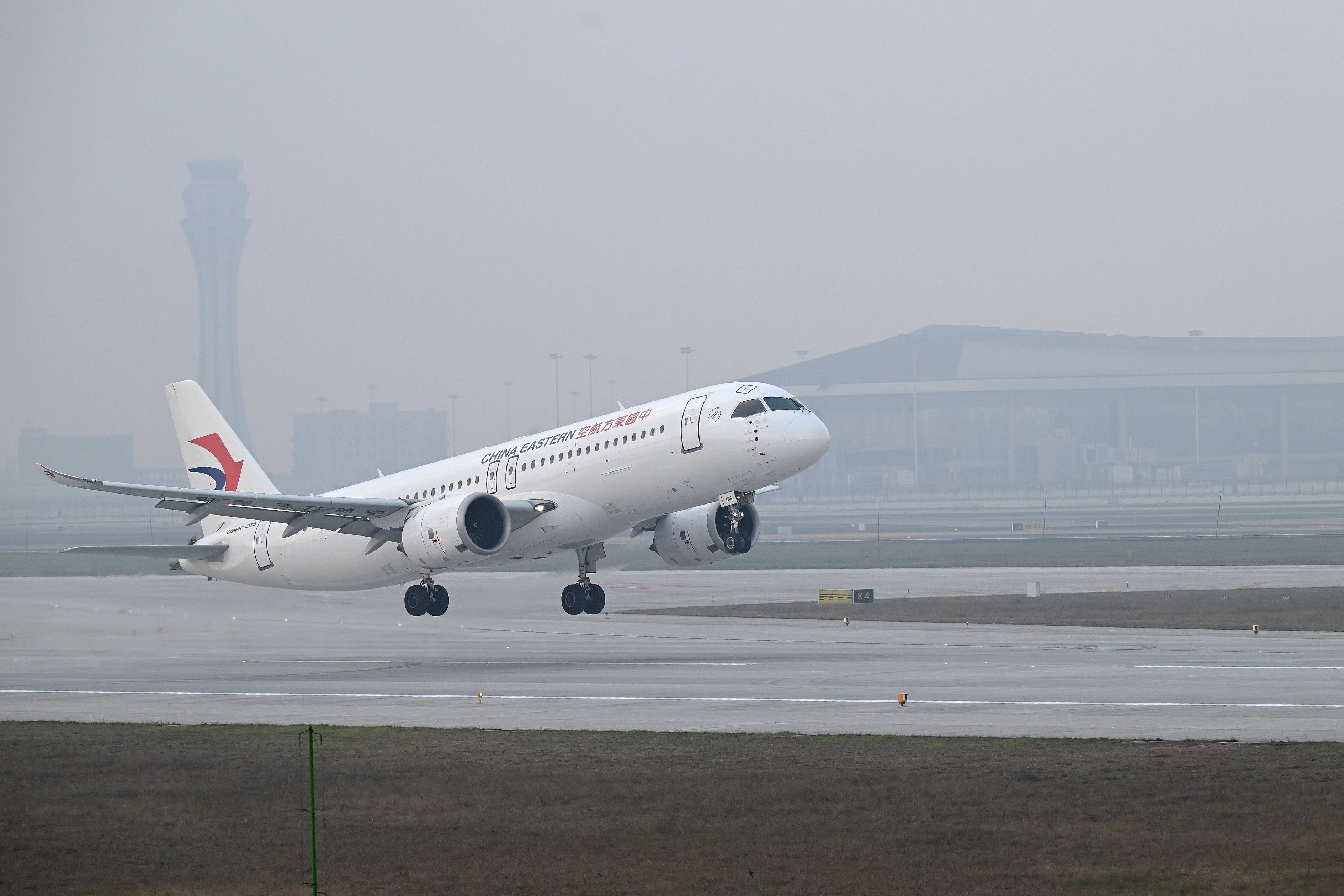 正式啟用！C919在第四跑道首飛，江北機場進入四跑道時代