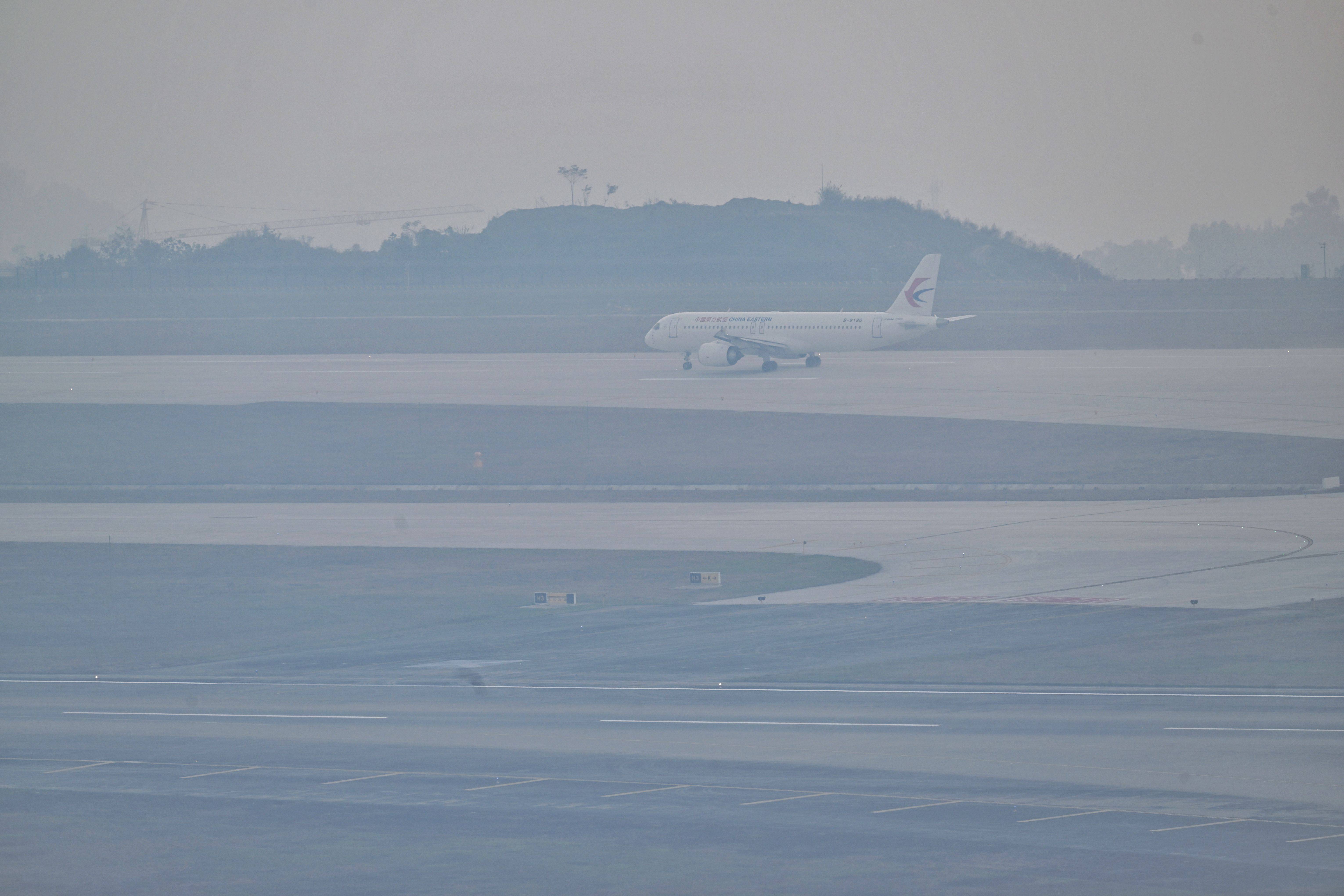 正式啟用！C919在第四跑道首飛，江北機場進入四跑道時代