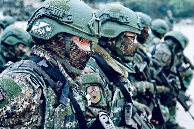 24小時內(nèi)，解放軍分4路“圍島”，臺軍爆發(fā)退伍潮，臺學者講實話